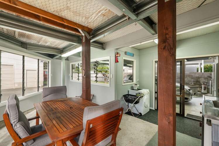 5 West Crescent Te Puru_27