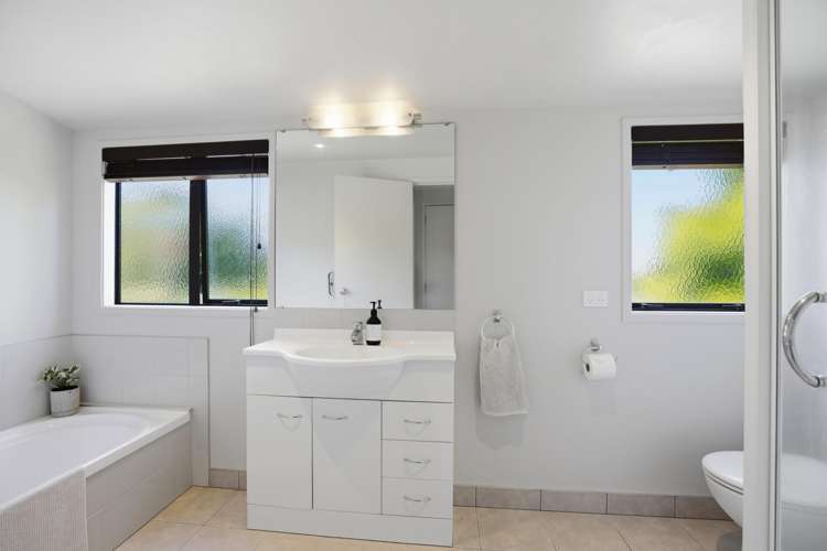 27 Clifton Terrace Brookfield_13