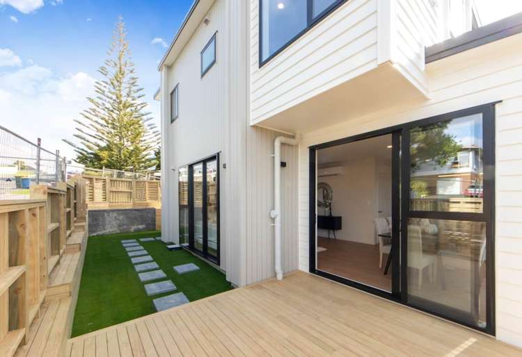 7A Hewlett Road Massey_12