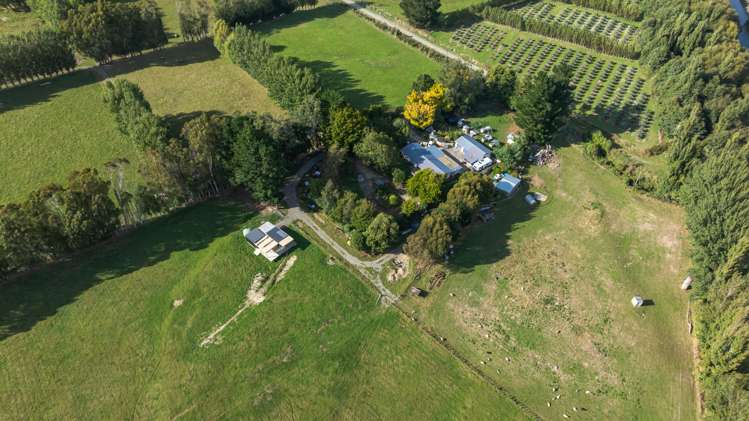 22 James Road Pahiatua_19
