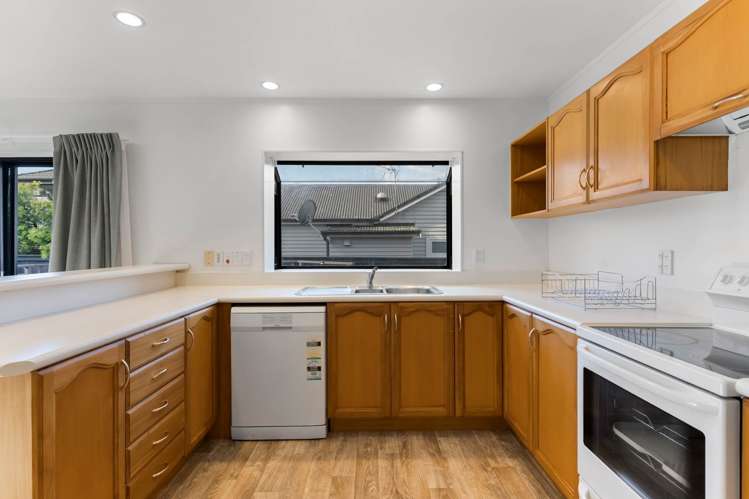 2/49 Rawhiti Road One Tree Hill_4