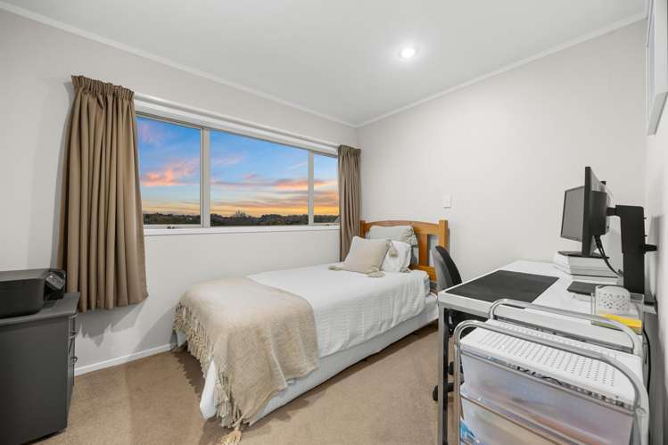 8 Rachael Place Farm Cove_22
