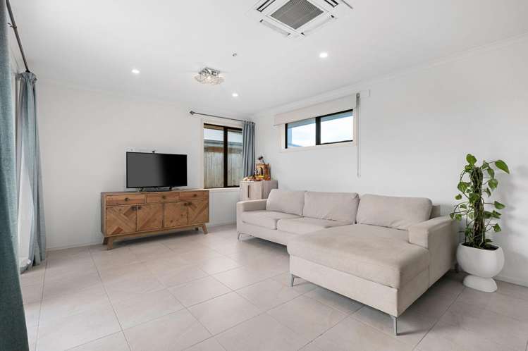 13 Haddonstone Avenue Rototuna North_11