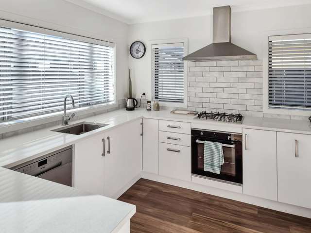 12 Martha Turnell Crescent 1302_1