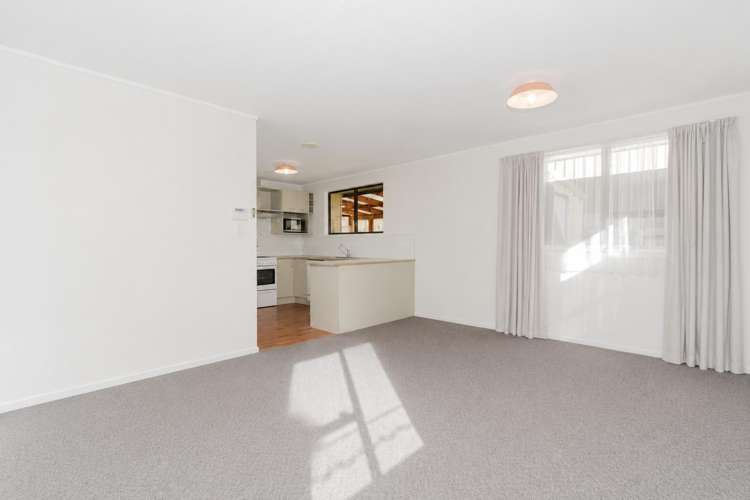 34B Odlin Crescent Nawton_2