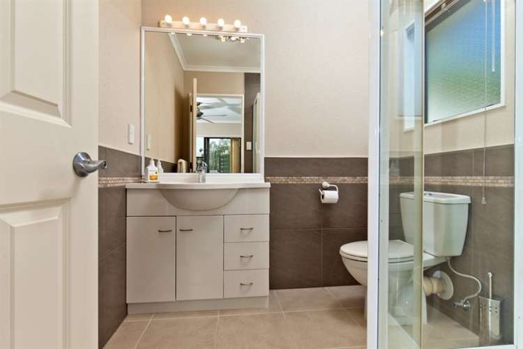 17 Sapperton Drive Henderson_9