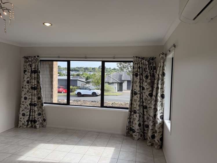 10 Caldera Crescent Pyes Pa_8