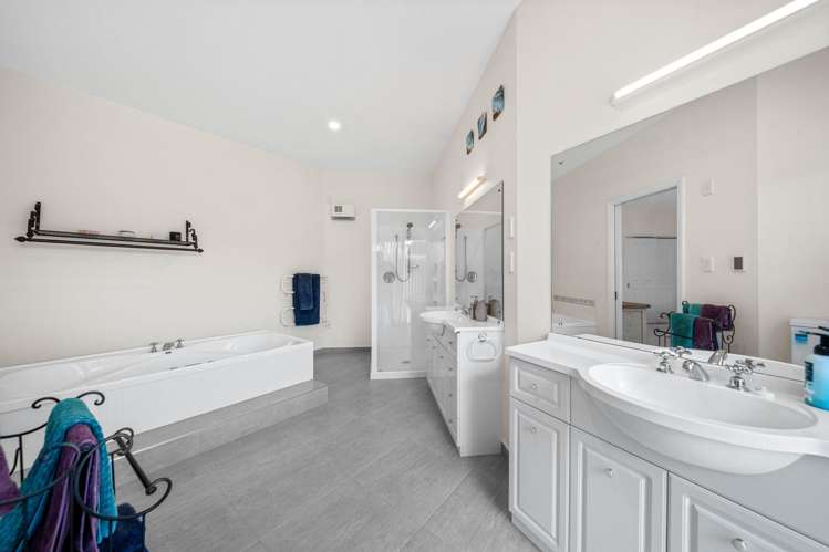 6 Daffodil Grove Carterton_13