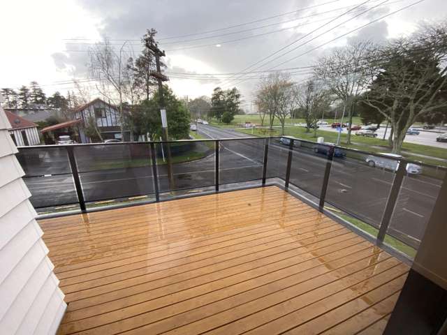 2/169 Knighton Road 1076_2