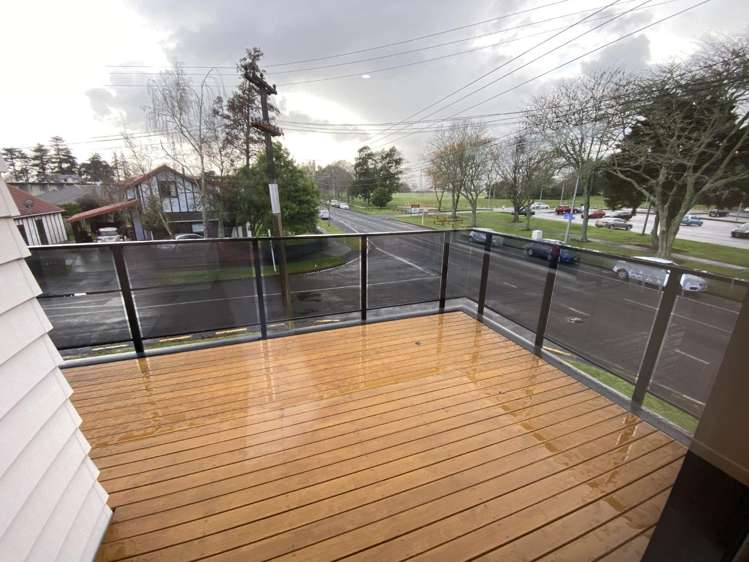 2/169 Knighton Road Hillcrest_2