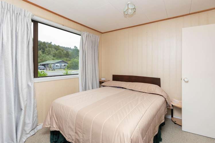 80 Main Road Harihari_12