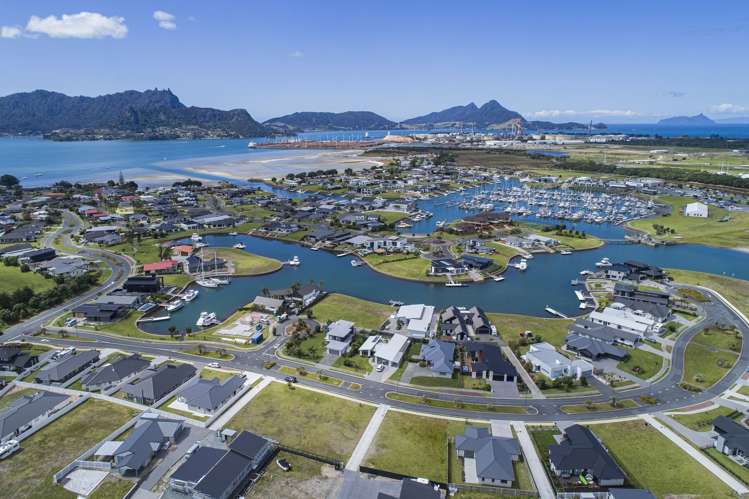 16 Waitemata Drive One Tree Point_13