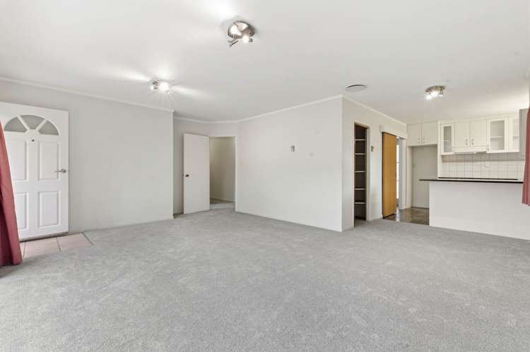 2/6 Tina Place Sunnyhills_8