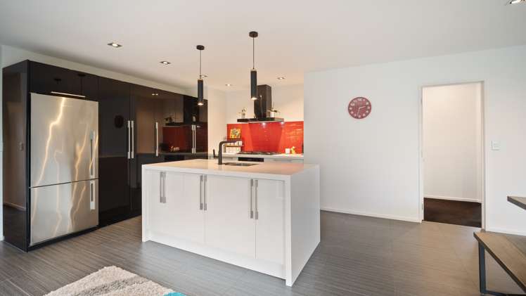 15 Strathmore Gardens Burwood_7