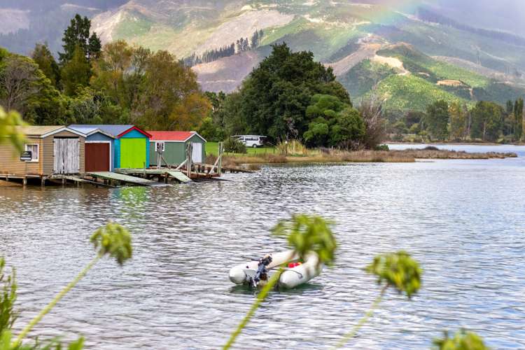 1694a Queen Charlotte Drive_1