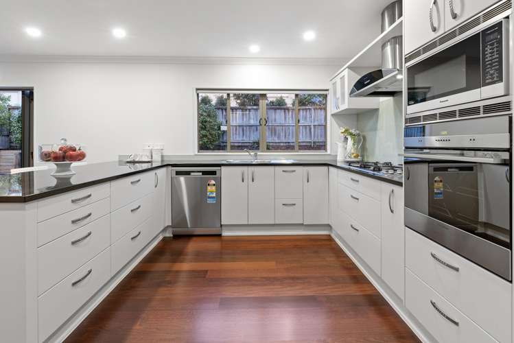 6 Oak Bark Drive Schnapper Rock_4