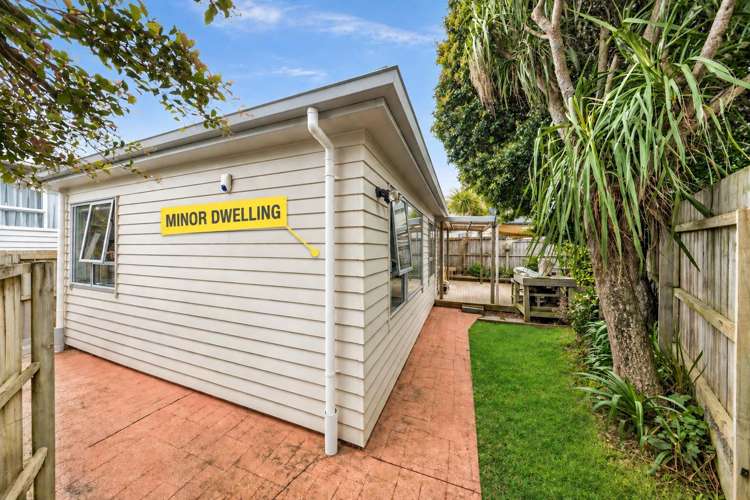 16 & 16A Mander Place Bucklands Beach_25