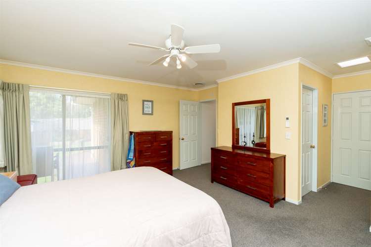 103 Dixon Road Glenview_9