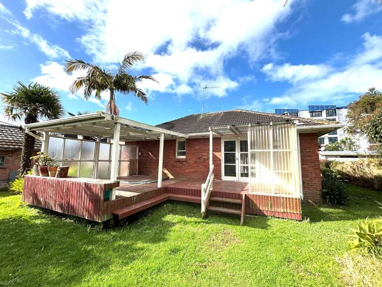 212 Lake Road Northcote_14