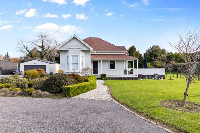 Renovated Villa - Room For A Pony Or Two