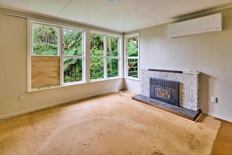 27 Pencarrow Crescent Wainuiomata_3