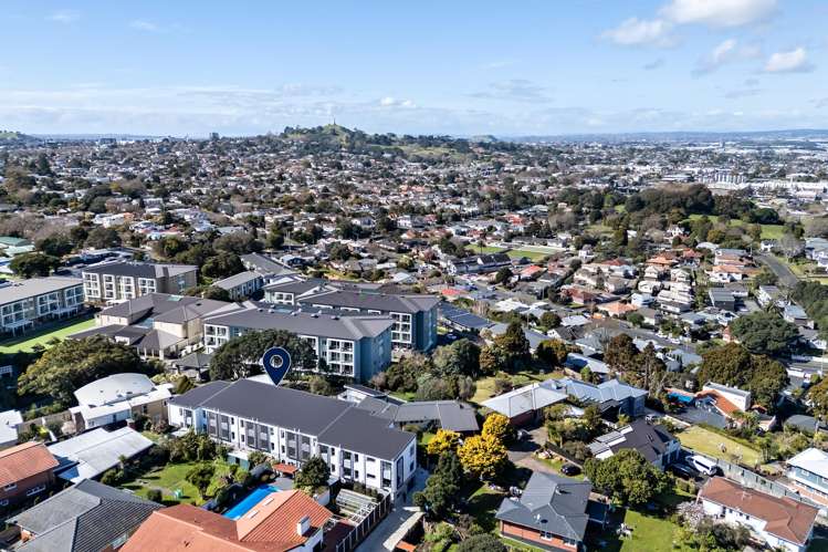 25 Warren Avenue Three Kings_26