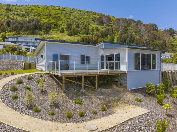 64 Kakariki Grove Waikanae_12