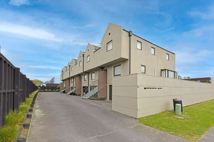 5/33 Winchester St Merivale_9