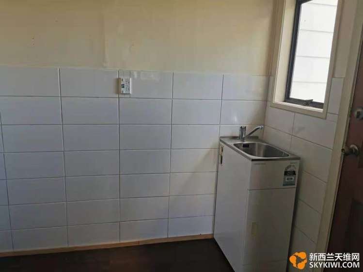 39 Helleur Road Massey_16