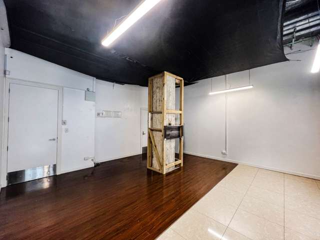 Unit 1R/37 Anzac Avenue City Centre_4