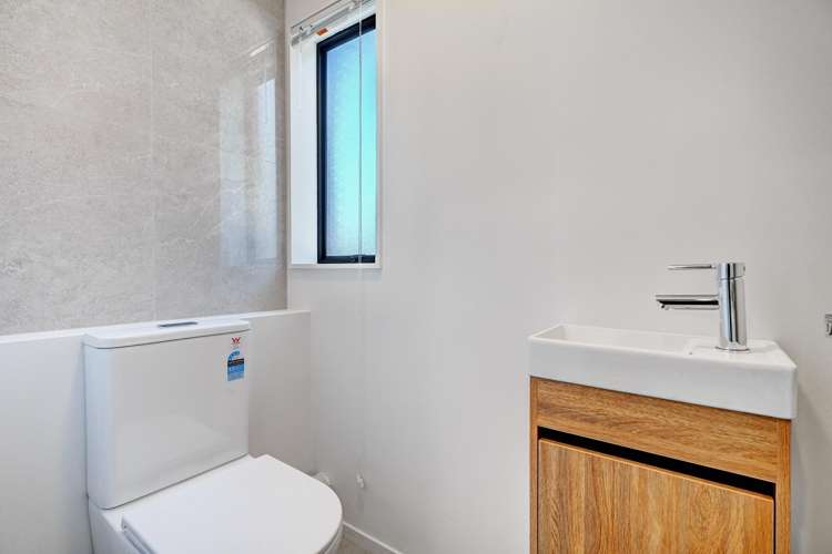 2/24 Miro Street New Lynn_12