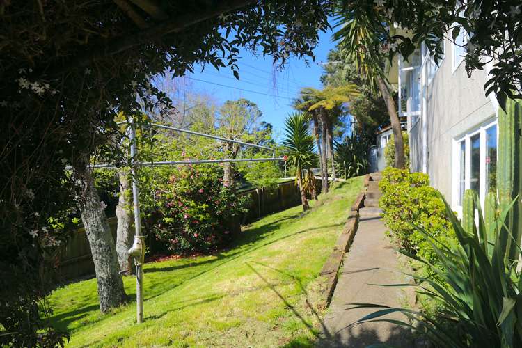 2 Fairmount Road Titirangi_5