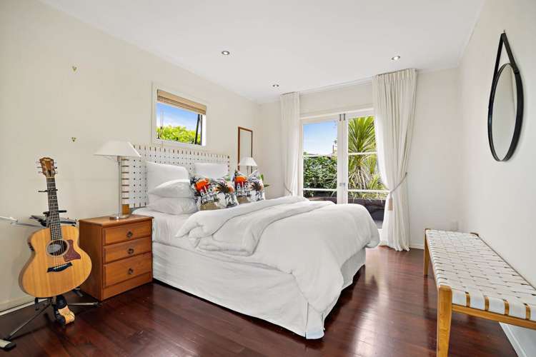 205 Fuller Road South Head_15