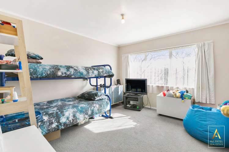 8 Sherpa Place Massey_13