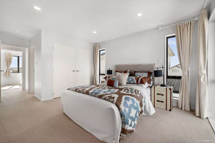 4 Henry Lloyd Place Silverdale_10