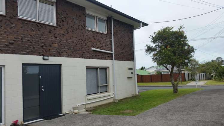 2/744 Te Atatu Road Te Atatu Peninsula_0