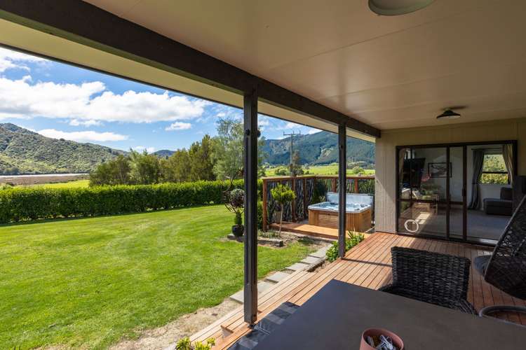 1058 Queen Charlotte Drive Anakiwa and Surrounds_14