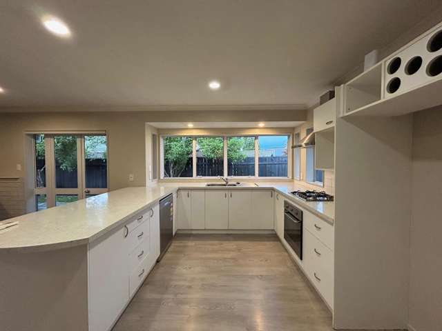 17 Whiting Crescent Greenmeadows_2