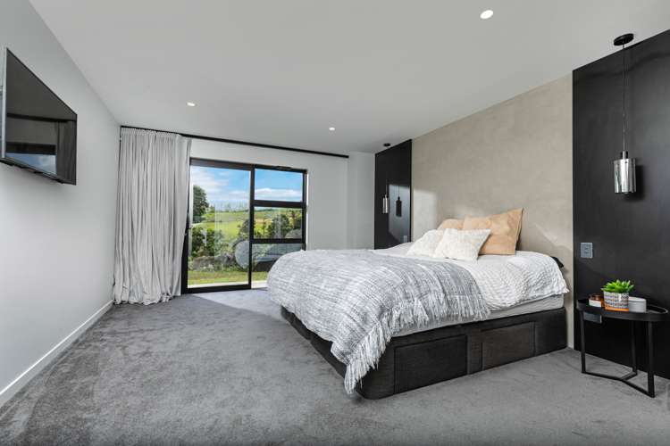 33 Fernielea Park Drive Riverhead_10