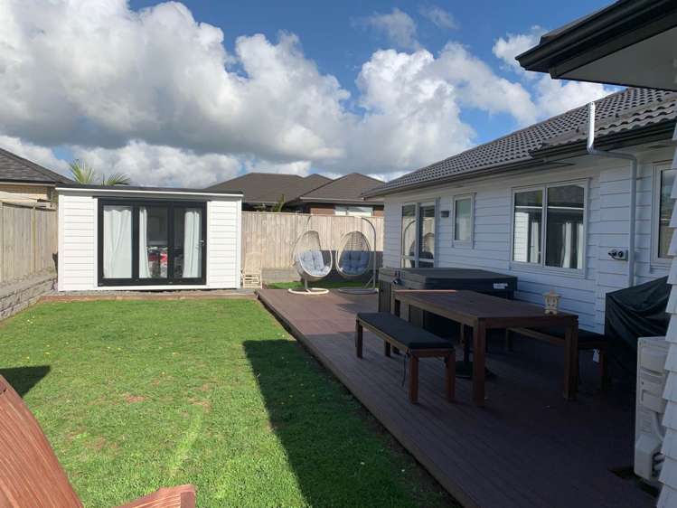 4 Iwinuku Crescent Wattle Downs_10