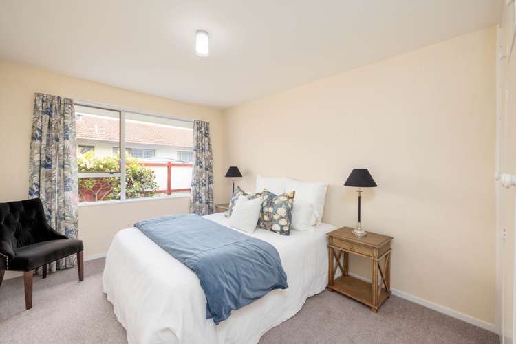 2/7 Tamarisk Place Parklands_9
