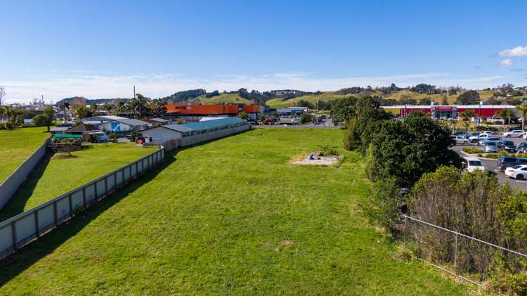 117 North Road Kaitaia_13