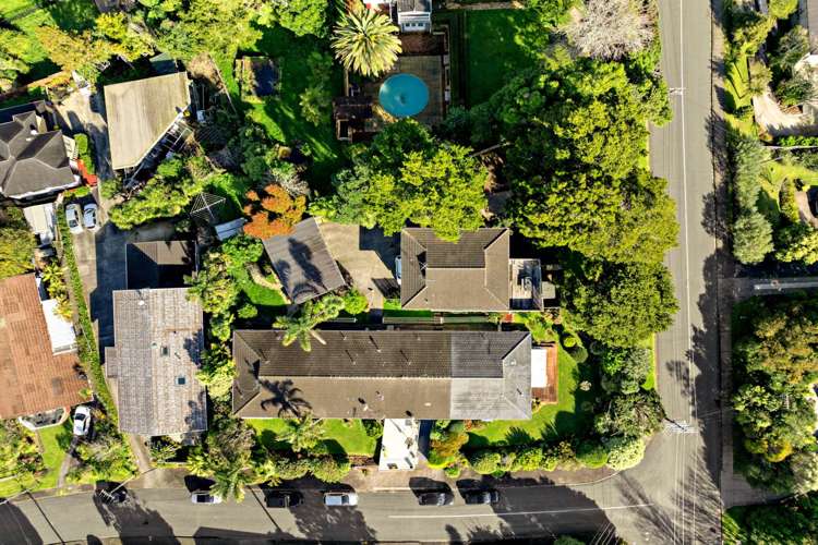 1B De Val Drive Titirangi_18