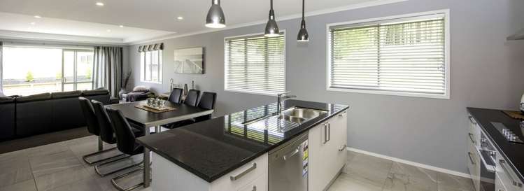 17 Finch Street One Tree Point_3