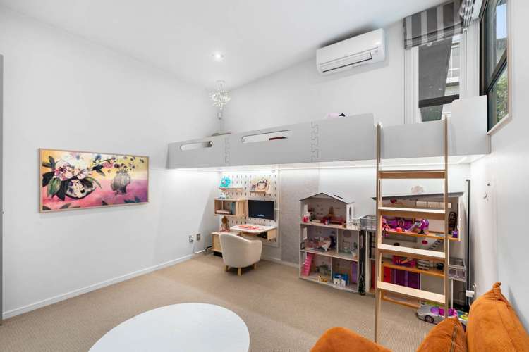 17 Courtneys West Harbour_14