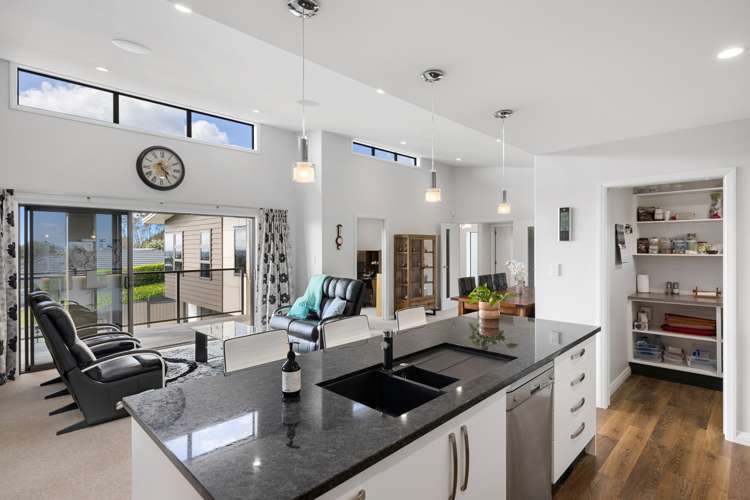 1 Holcombrooke Lane Welcome Bay_3