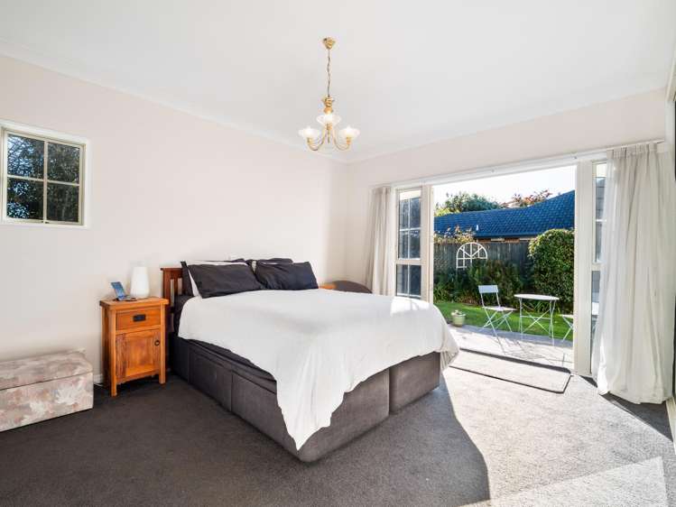 15 Sutton Place Dallington_11