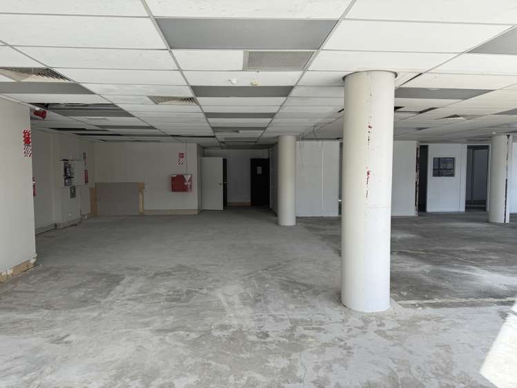 J/701 Great South Road Penrose_5