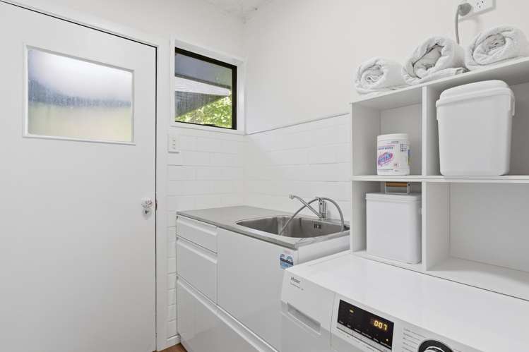 19 and 19a Ettrick Street Glenross_18