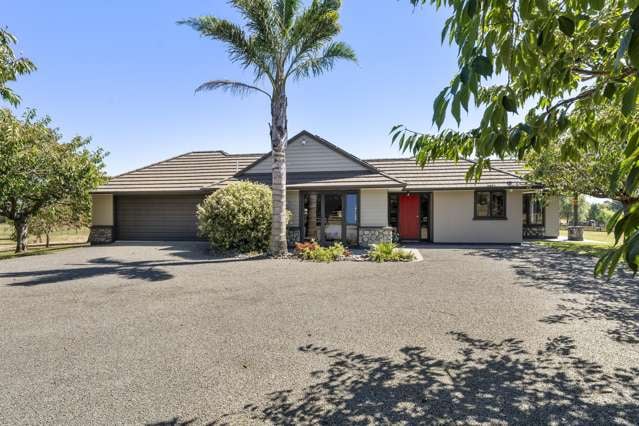 Countryside Home with Tararua Views